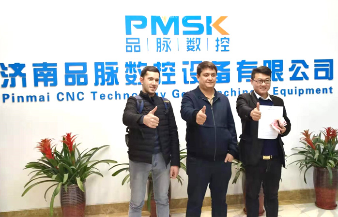 烏茲別克斯坦客戶(hù)來(lái)品脈數(shù)控訂購(gòu)板式家具生...