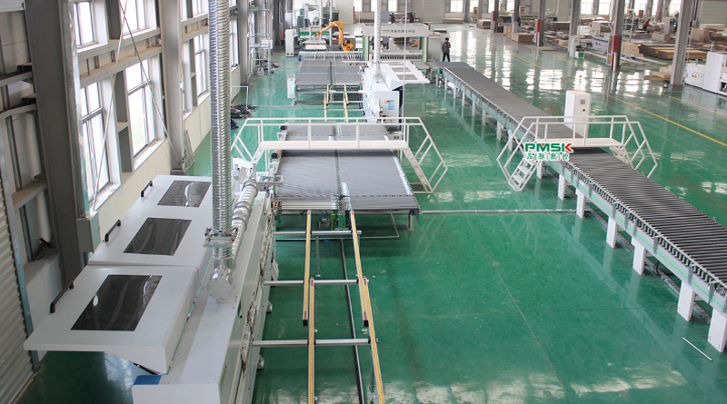 章丘家具廠使用品脈定制家具“4.0”智能生產(chǎn)線，投產(chǎn)運(yùn)行